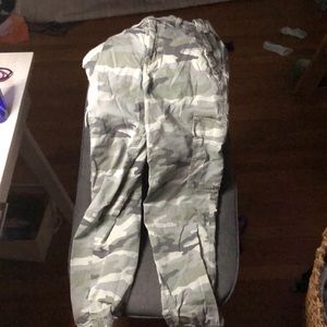 Adorable pre-teen army jeans. no rips/stains